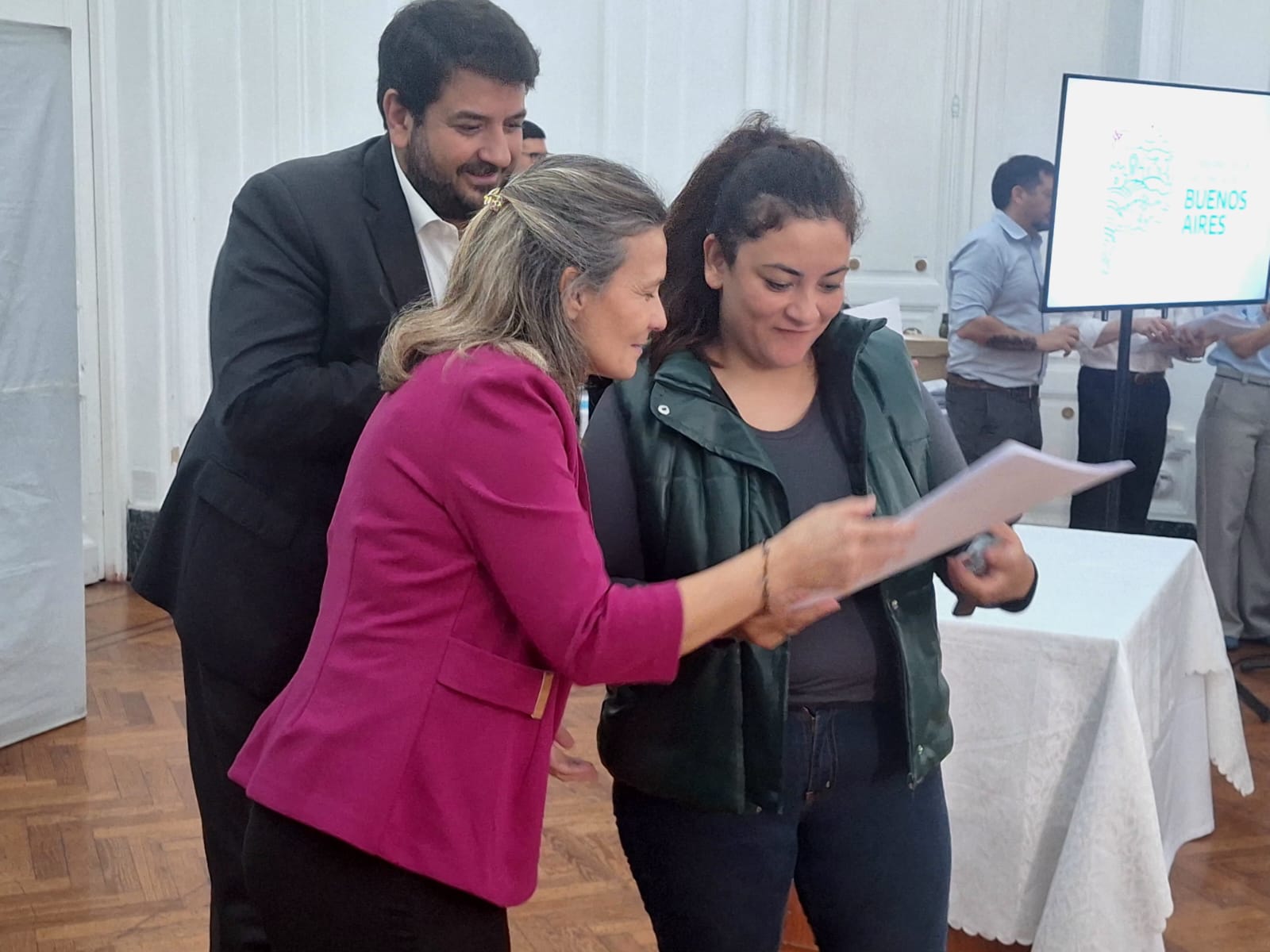 ENTREGA DE ESCRITURAS: CONVOCATORIA A VECINOS